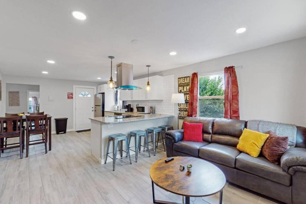 Сasa de vacaciones Remodeled 66th 3 King Beds In