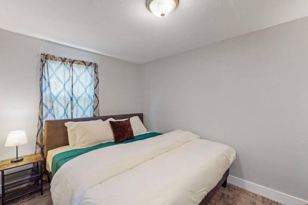 Remodeled 66th 3 King Beds In Сasa de vacaciones